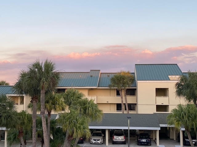 Building Photo - 1825 Tarpon Ln