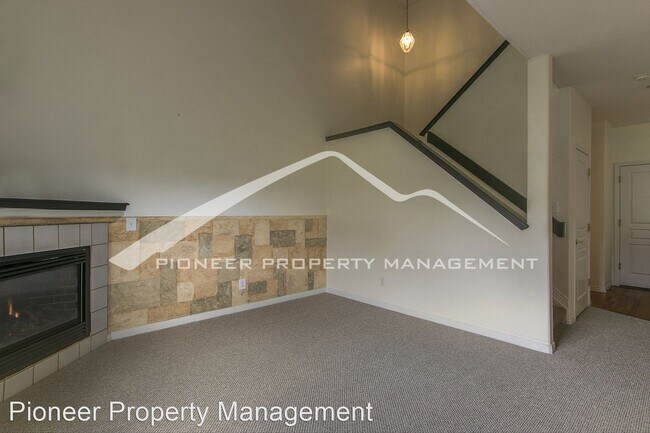 Foto del edificio - 2 br, 2.5 bath House - 691 S. Depew St