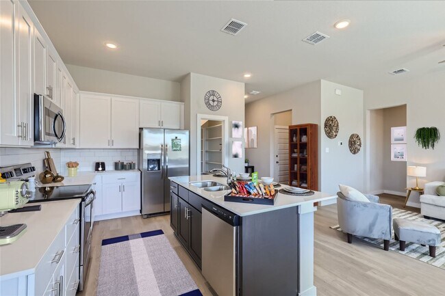 Building Photo - LIVINGSTON PLAN