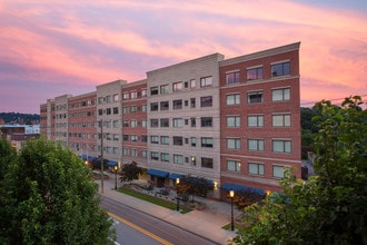 Foto principal - State on Campus Morgantown