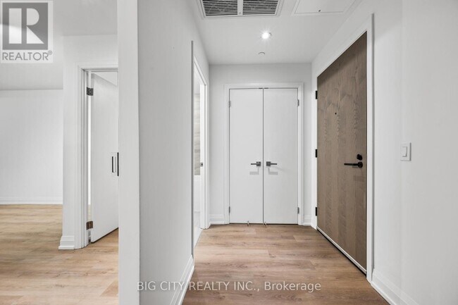 Building Photo - 36 Brentcliffe Rd