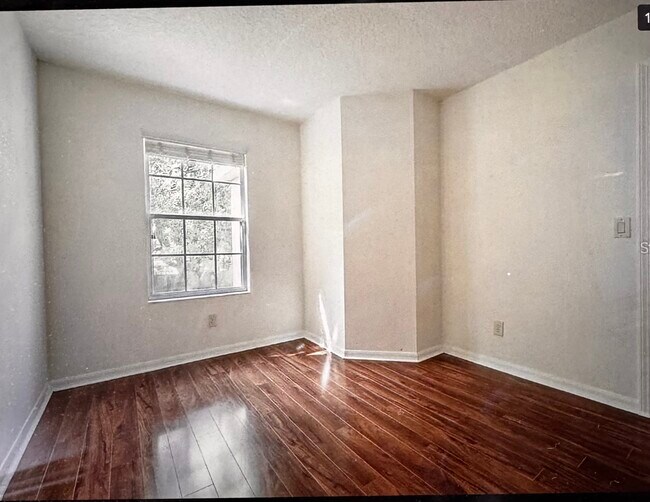 Foto del edificio - 10545 Shady Falls Ct