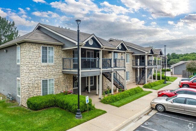 Building Photo - Andover Crossing Apartments Building Photo - Andover Crossing Apartments
