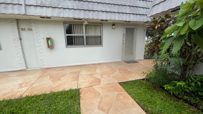 Building Photo - 166 Valencia Dr