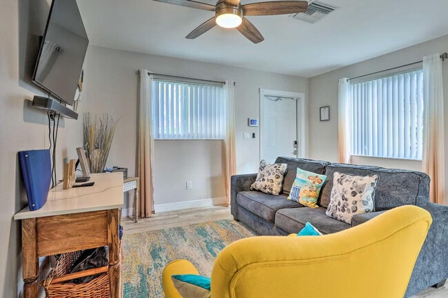 Building Photo - 19662 SW 120th Ave