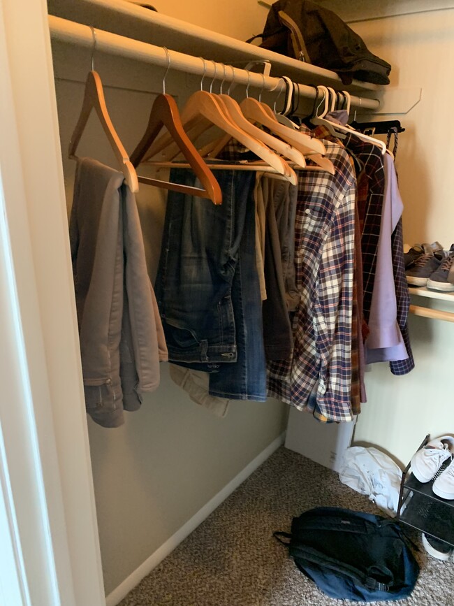 Walk-in Closet - 9960 E Wyoming Plz
