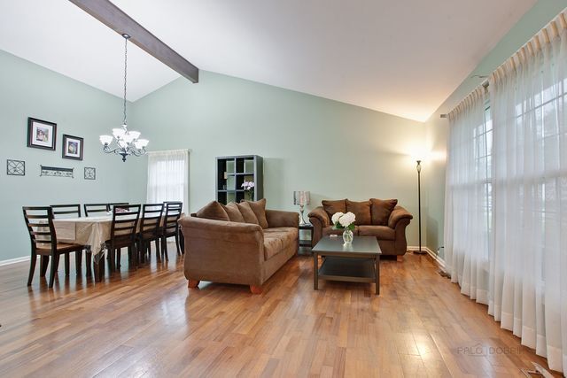 Foto del edificio - 890 Stonebridge Ln