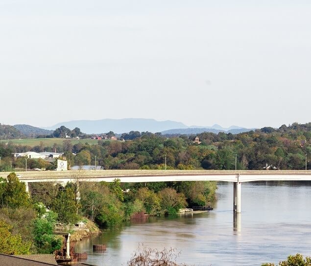 The James White Parkway extends across the Tennessee River
