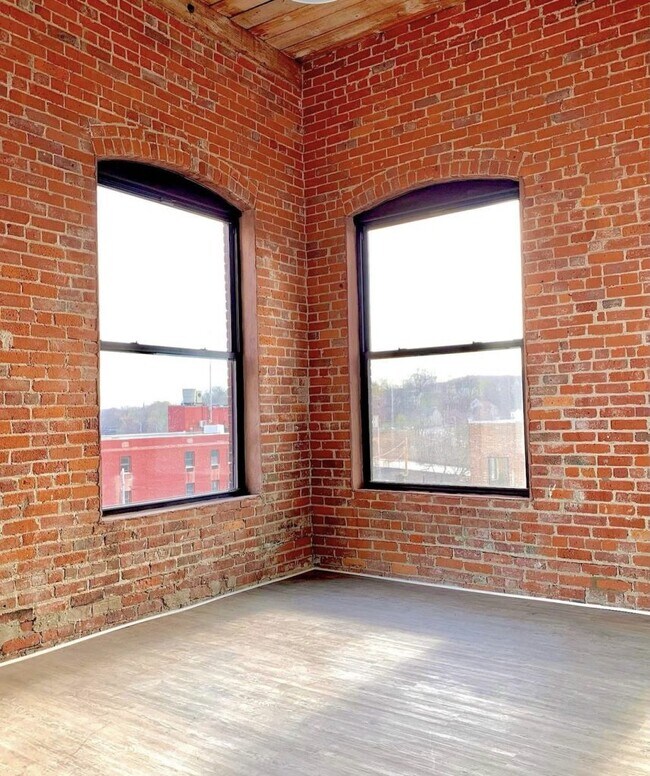 Foto del edificio - Bella Vista Ventures LLC.