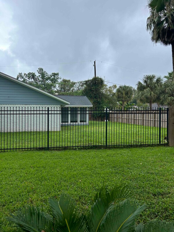 Foto del edificio - 500 Shirleen Dr