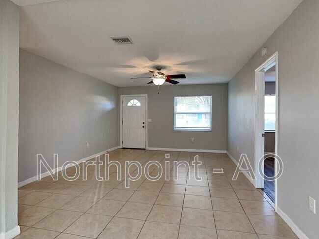 Building Photo - 3201 Delray Dr
