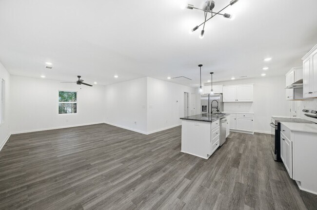 Foto del edificio - 175 Holly Rd NW