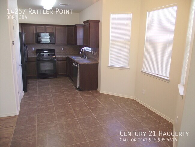 Building Photo - East El Paso 3 bed Refirg A/C
