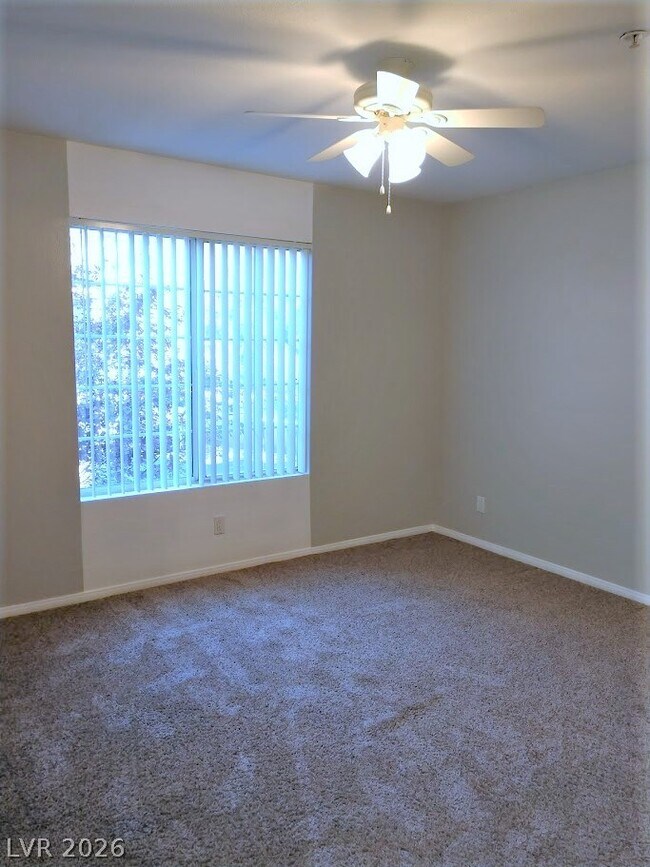 Building Photo - 2101 Blue Breeze Dr