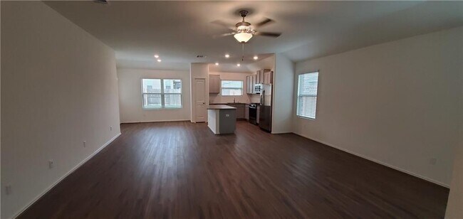 Building Photo - 1228 Matt Ln