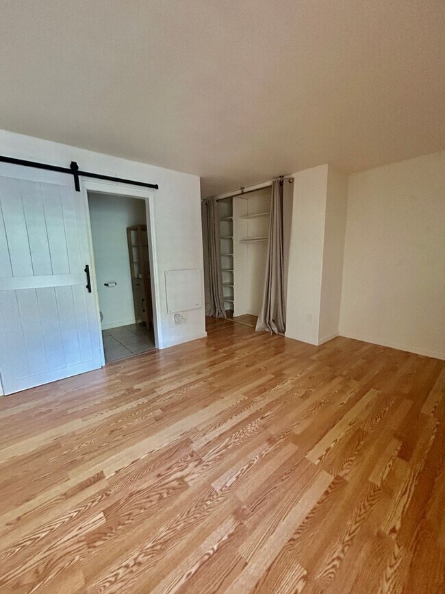 Building Photo - Available Now! Spacious 2BD/2BA Condo in Prime Del Cerro Location near SDSU!