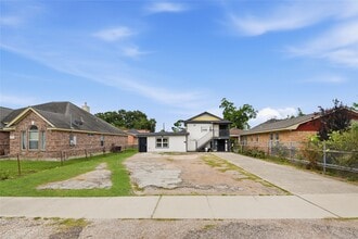 Building Photo - 7010 Brownsville St