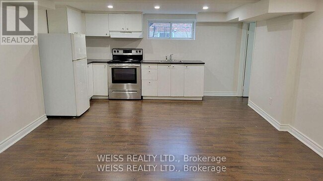 Building Photo - 76 Charleswood Dr
