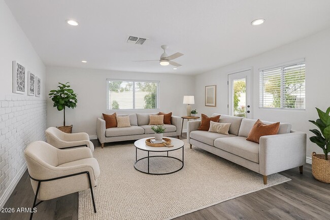 Building Photo - 424 E Fillmore St