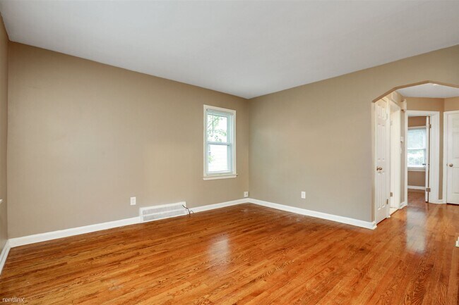 Foto del edificio - 3 br, 2 bath House - 924 North Edison Avenue