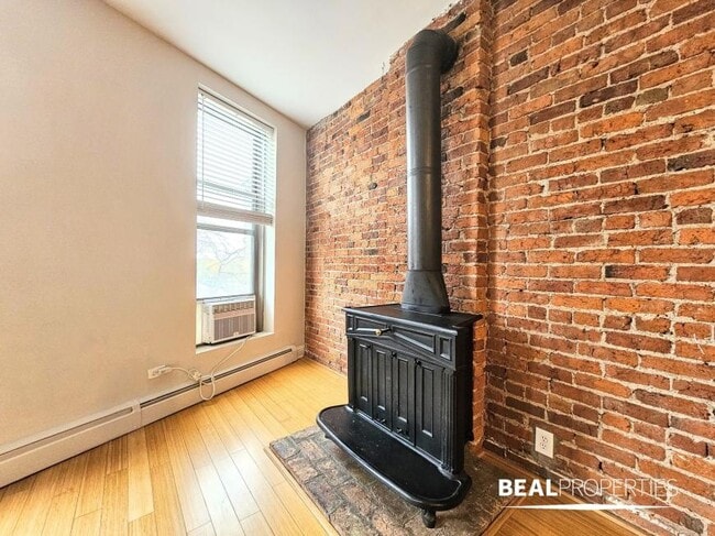 Foto del edificio - 0 bedroom in CHICAGO IL 60614