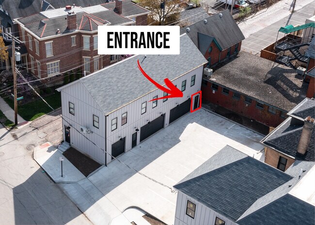 Building Photo - 972 Capital St