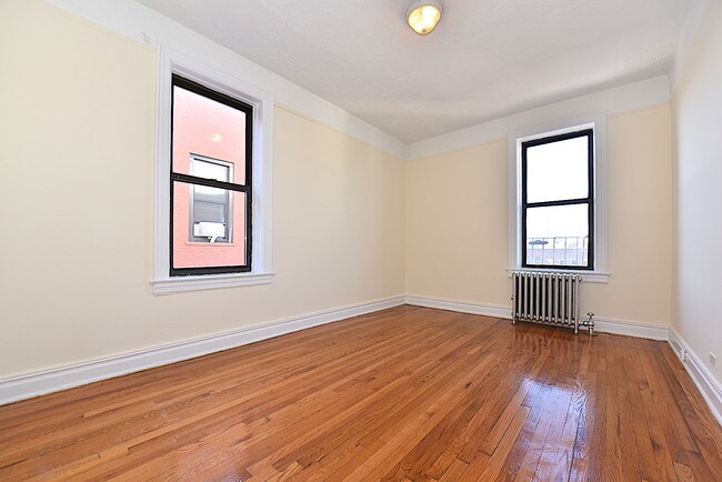 Foto del edificio - 2520 42nd St