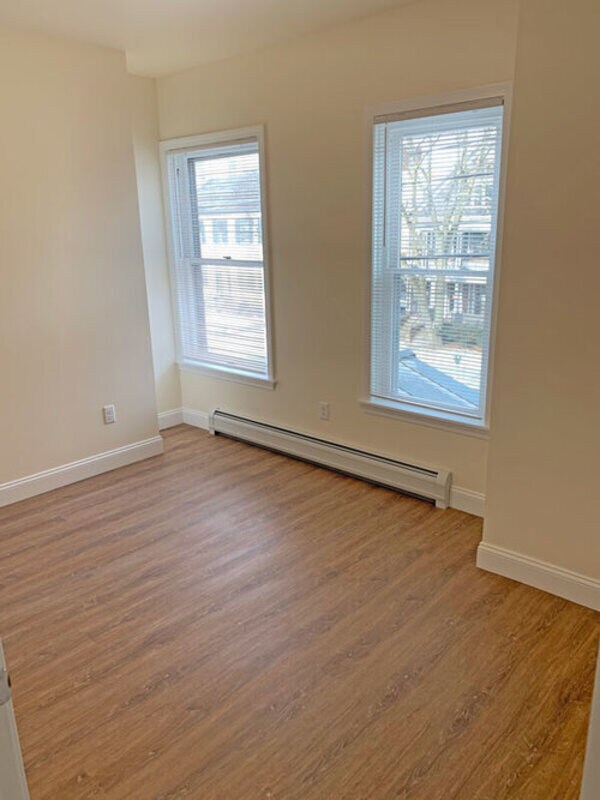 Foto del edificio - 323 Pearl St