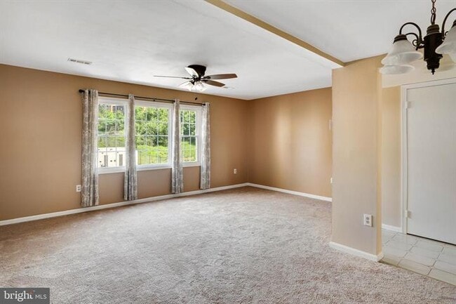 Foto del edificio - 4905 Van Walbeek Plz