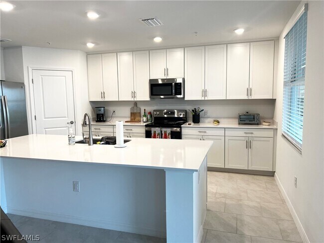 Building Photo - 6040 Ellerston Way