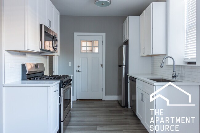 Building Photo - 3939 N Janssen Ave