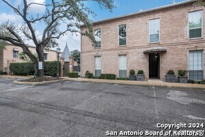 Foto del edificio - 7707 Broadway St