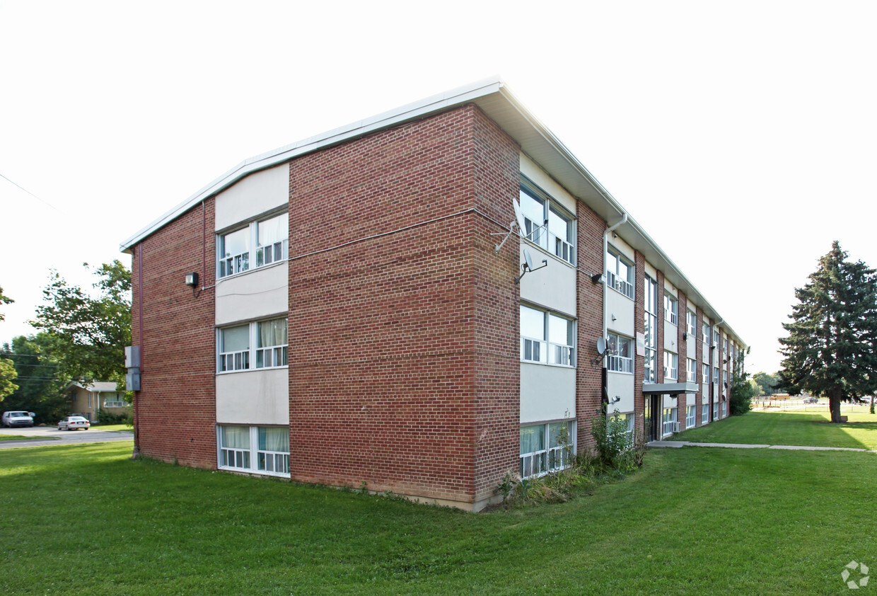 Primary Photo - 20-22 Varna Dr