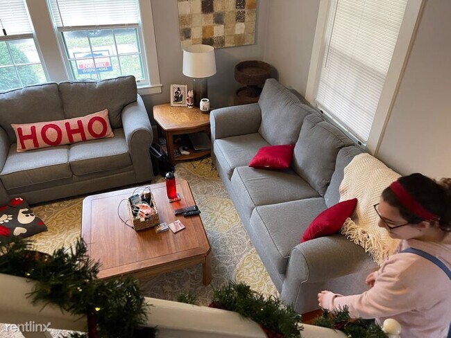 Foto del edificio - 2 br, 1 bath Townhome - 6639 Murray Rd