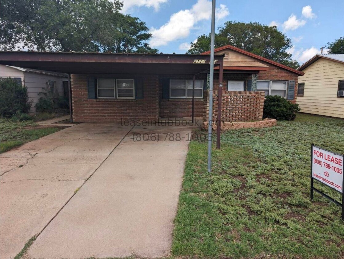 Foto principal - 3 bed, 1.5 bath home
