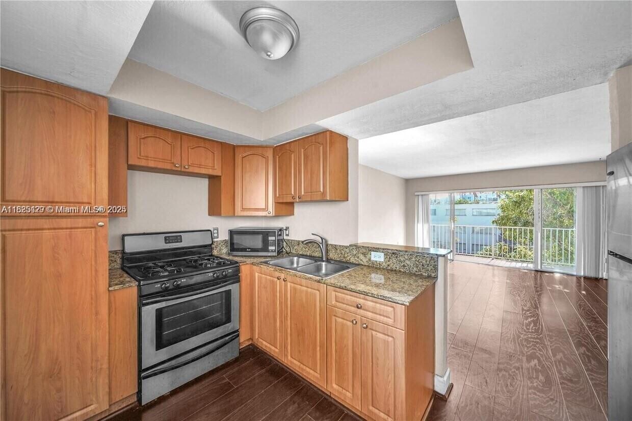 Primary Photo - 7737 SW 88th St