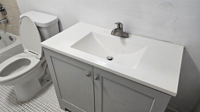 Foto del edificio - 15600 NW 7th Ave