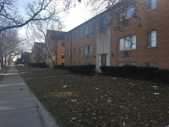 Building Photo - 4865 Cadieux Rd