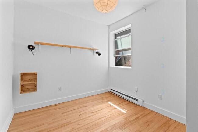 Building Photo - 110 Rue Willibrord