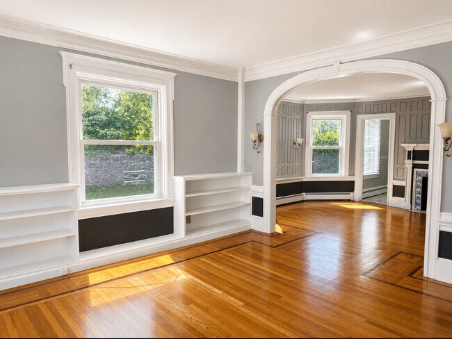 Building Photo - 23 Maynard St