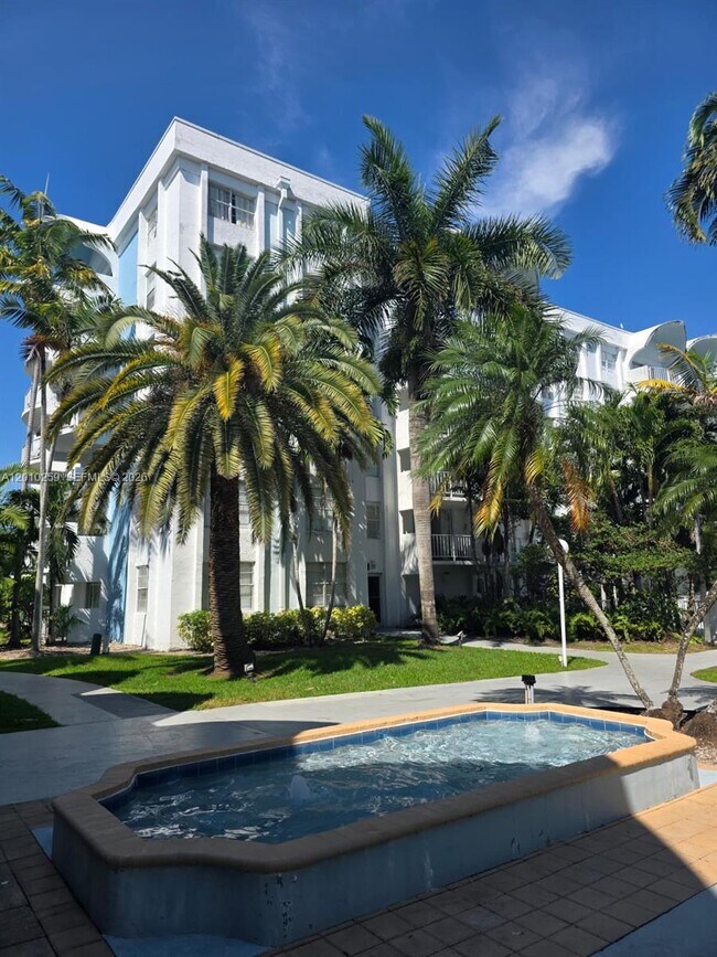 Foto del edificio - 496 NW 165th St