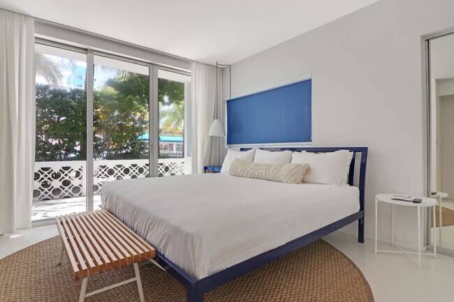 Foto del edificio - 250 Collins Ave