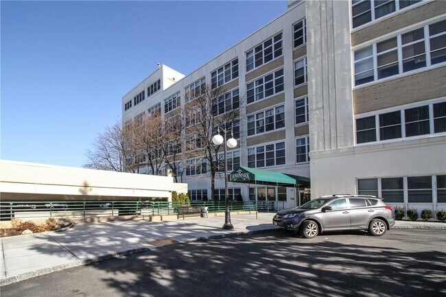 Building Photo - 1 Landmark Sq