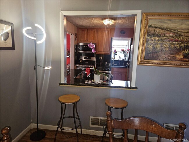 Building Photo - 8 Windmill Ln