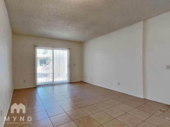 Foto del edificio - 2828 E Tierra Buena Ln