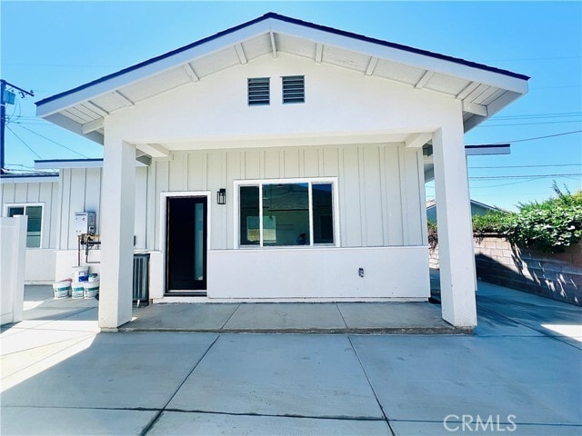 Building Photo - 1704 E Vine Ave