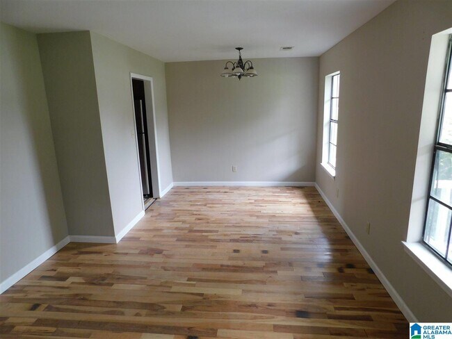 Building Photo - 112 Coral Cir