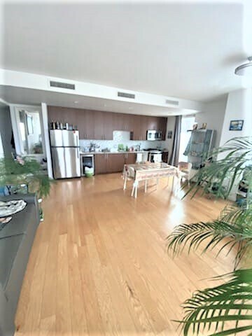 Building Photo - 50 Oceana Dr W