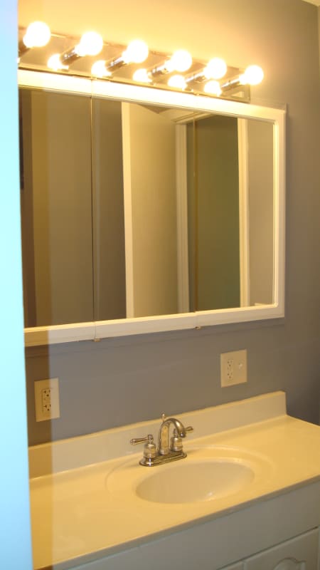 Building Photo - 18 W 80th St