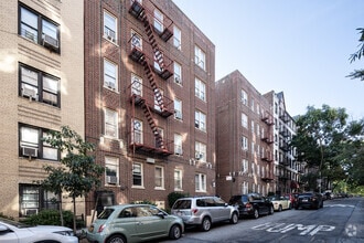 Building Photo - 187 Pinehurst Avenue